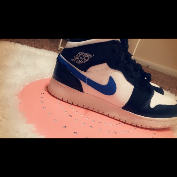 Retro 1’s - Picture 2 of 3